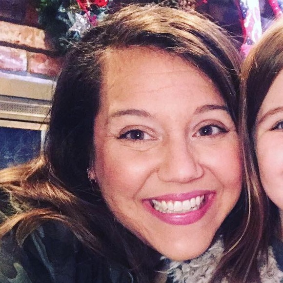 Meet your Posher, Erin - Picture 1 of 1